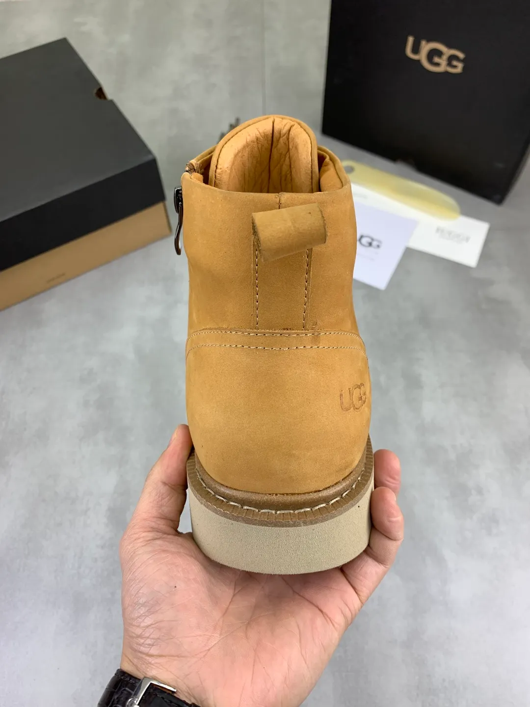 Men's men's shoes P620 New arrival🆕🆕🆕 IUGGI Men's British retro Martin boots Winter new men's outdoor hiking boots First layer of cowhide on the outside Wool on the inside Comfortable and warm Rubber sole sole Non-slip and firm Trendy and fashionable Casual and versatile Size: 39-44 (customized for 45) Color: two colors